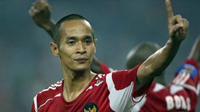 Bomber legendaris Indonesia, Kurniawan Dwi Yulianto di Piala Tiger 2004.