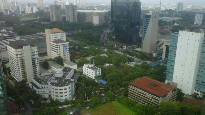 Pepohonan hijau di jantung kota Jakarta