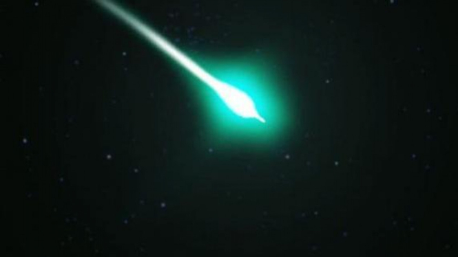 Meteor yang melintas di langit AS