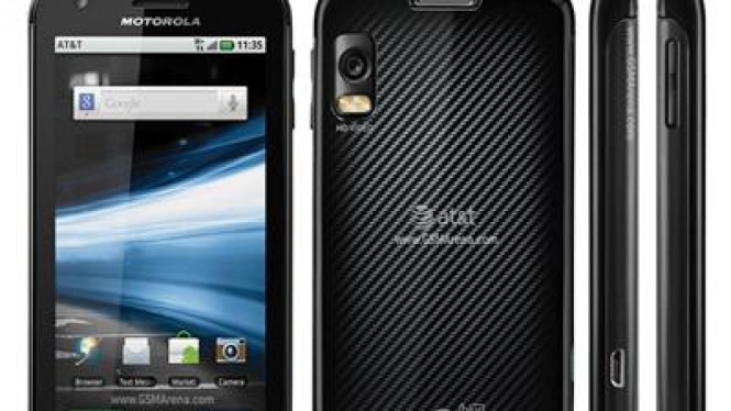 Motorola Atrix 4G, smartphone Android dengan prosesor dual core.