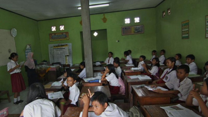 Sekolah Ambruk