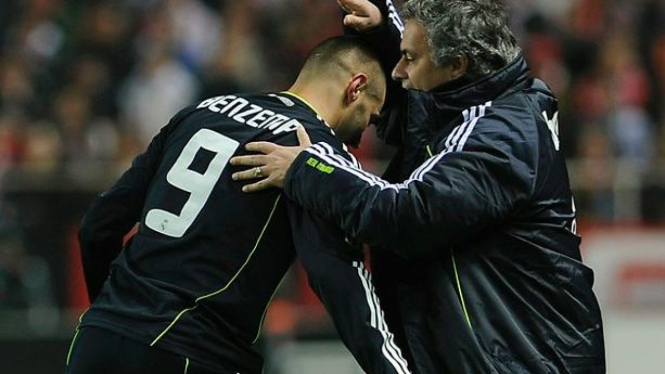 Karim Benzema datangi Jose Mourinho usai cetak gol