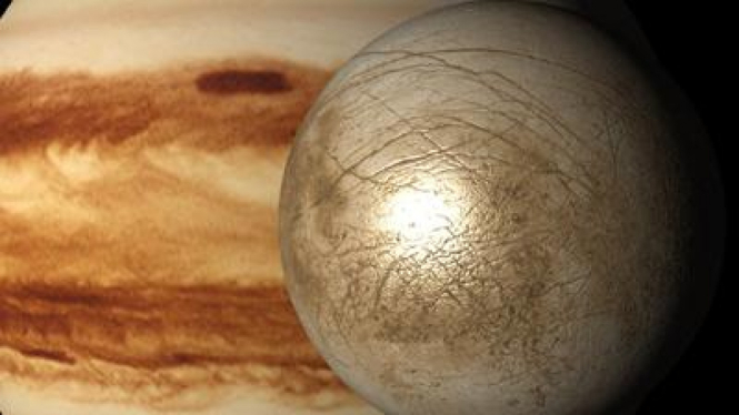 Europa, salah satu bulan milik planet Jupiter