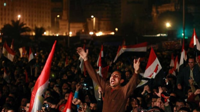 Warga Mesir merayakan mundurnya Presiden Hosni Mubarak