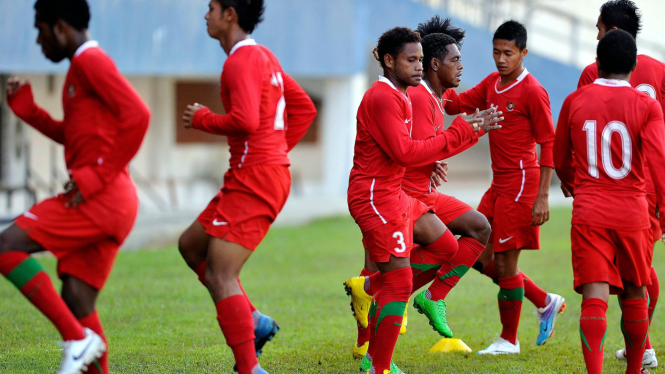 Timnas Indonesia saat berlatih di Palembang