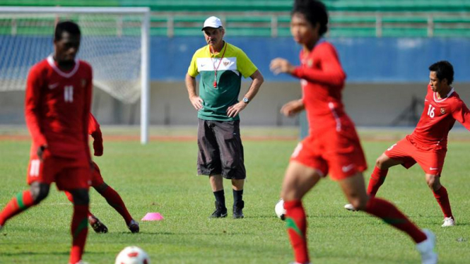 Timnas Indonesia Pra-Olimpiade latihan di Palembang