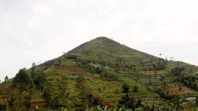 Gunung Sadahurip, Garut.