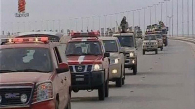 Konvoi pasukan Arab Saudi tiba di Bahrain, 14 Maret 2011