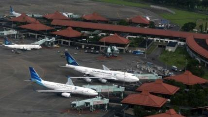 Terminal II Bandara Internasional Soekarno Hatta, di Tangerang, Banten