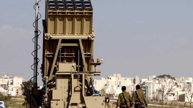 Sistem anti rudal Kubah Besi ditempatkan di kota Beersheba, Israel.