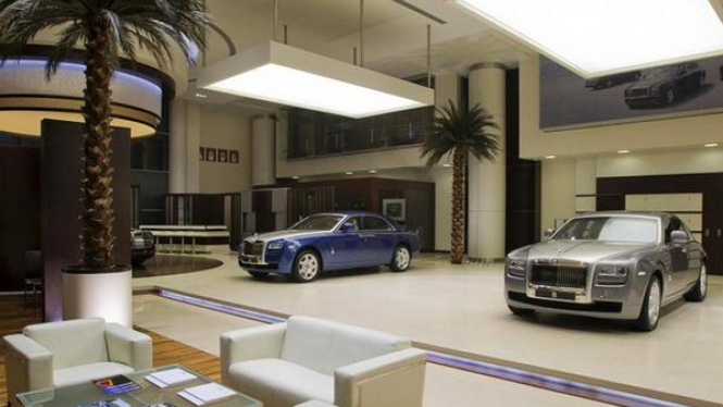 Showroom supermewah Rolls-Royce di Abu Dhabi