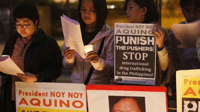 Aktivis HAM Filipina doa bersama di Hong Kong, Selasa, 29 Maret 2011.