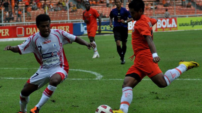 Stevie Bonsapia & Bambang Pamungkas Saat Persija VS Persipura