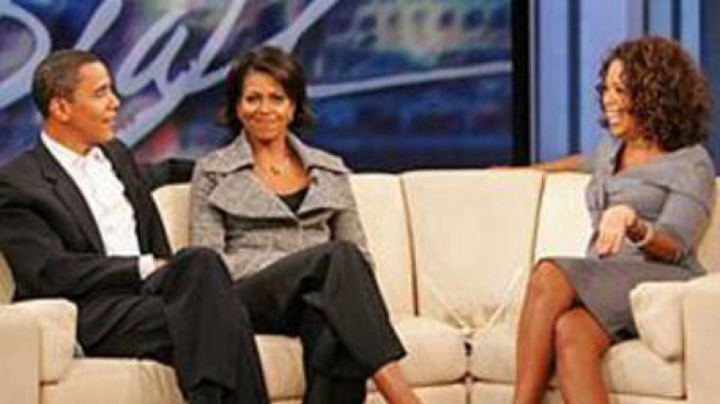 Oprah Winfrey bersama Barack dan Michelle Obama