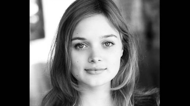 Bella Heathcote [GALLERY]