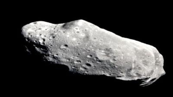Asteroid ini memiliki orbit tak lazim yang membuatnya kadang bergerak menjauh dari Matahari.