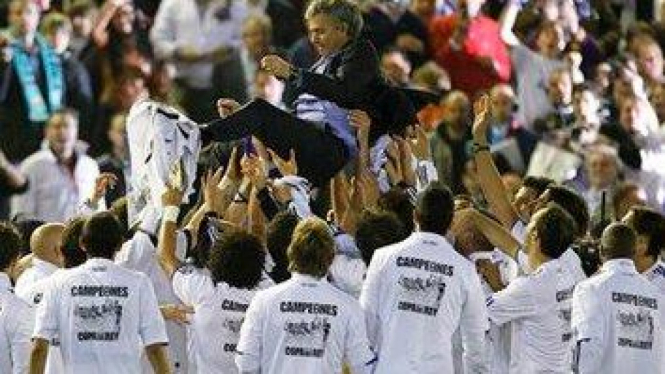 Jose Mourinho diangkat pemain Real Madrid