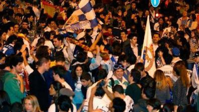 Fans Real Madrid rayakan kemenangan 