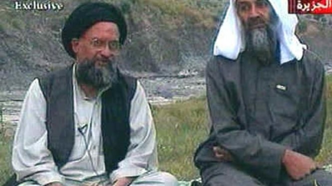 Ayman al-Zawahri (ki) dan Osama bin Laden (ka) 