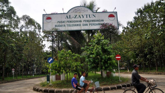 Pondok Pesantren Al-Zaytun