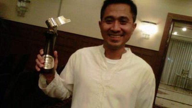 Lukman Sardi dengan Piala FFB 2011