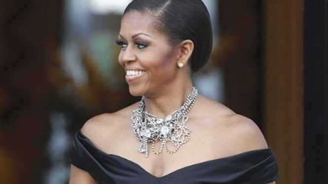 Michelle Obama dalam balutan gaun Ralph Lauren