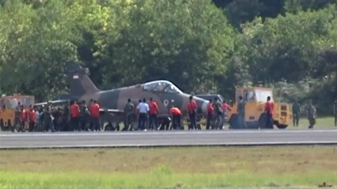 Pesawat tempur, Hawk 200 milik TNI AU tergelincir di Pekanbaru
