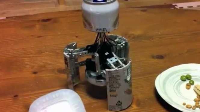 Robot Transformer Berbentuk Kaleng Bir