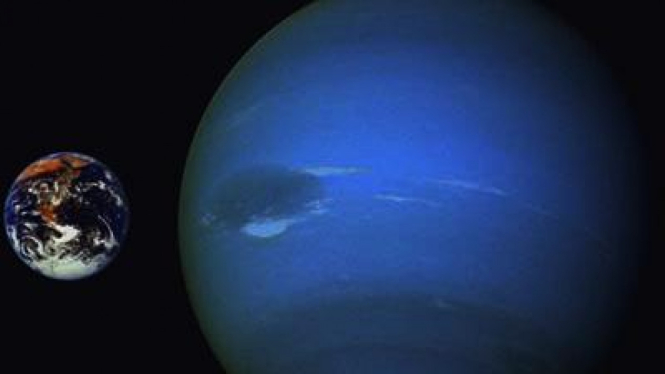 Neptunus, planet gas dengan massa 17 kali lipat lebih besar dibanding Bumi