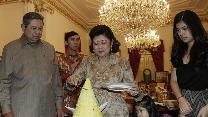 Syukuran Ulang Tahun Ani Yudhoyono di Istana