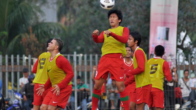 Latihan Perdana Timnas Bersama Wim Rijsbergen