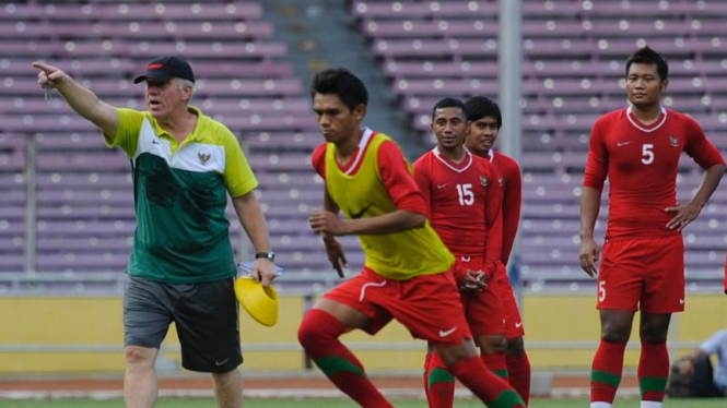 Latihan timnas bersama Wim Rijsbergen