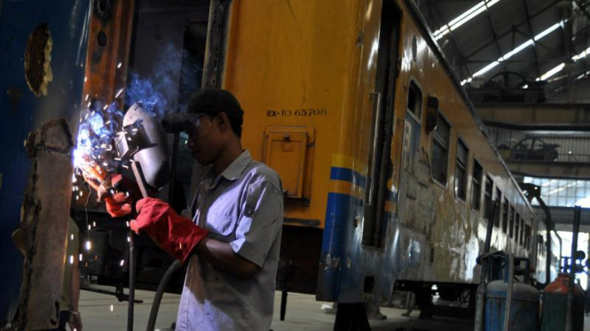 Ilustrasi/Perawatan dan perbaikan Kereta di Balai Yasa, Jakarta