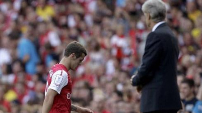 Jack Wilshere (kiri) dan Arsene Wenger di pertandingan Emirates Cup 2011