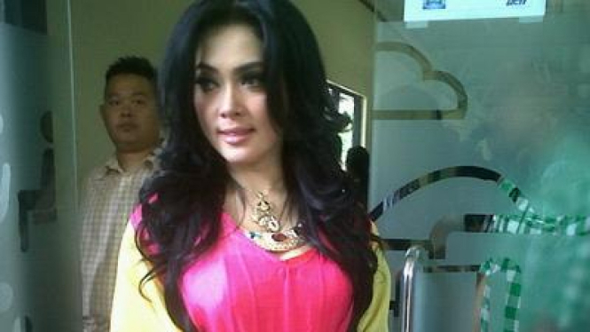 Syahrini 