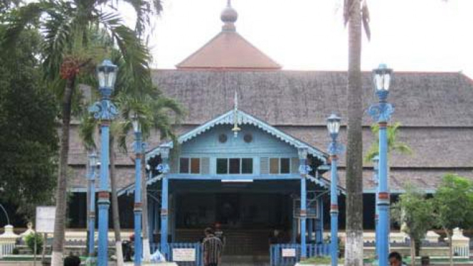 Masjid Merah Panjunan, peninggalan Sunan Gunung Jati, Cirebon