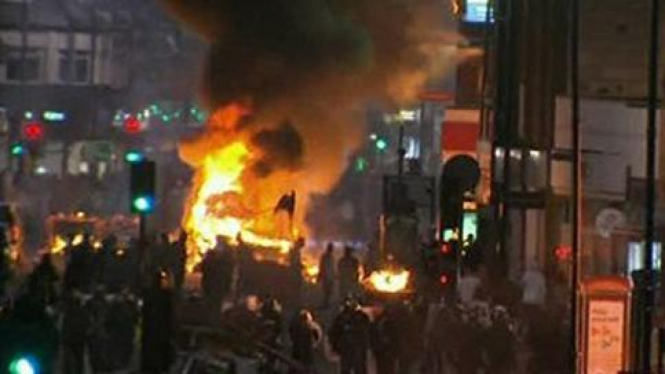 Kerusuhan di Tottenham, Inggris.