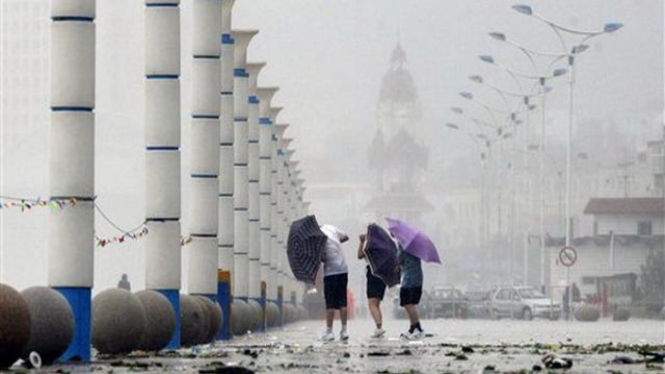 Topan Muifa menyerang Kota Yantai, China
