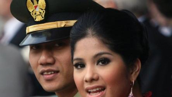 Agus Harimurti Yudhoyono (kiri) dan istri, Annisa Pohan.