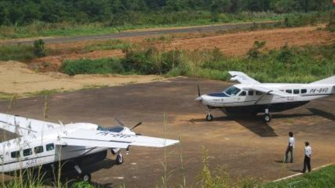 Bandar Udara Long Ampung Kecamatan Kayan Selatan, Malinau, Kalimantan Timur