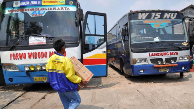 Ilustrasi bus mudik.