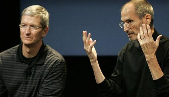 Tim Cook bersama Steve Jobs