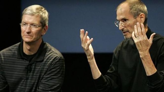Tim Cook bersama Steve Jobs