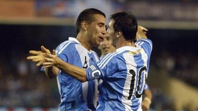 Pemain Argentina merayakan gol atas Venezuela