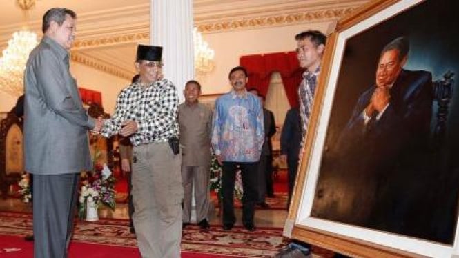 Presiden SBY dapat kado lukisan di hari ulang tahun
