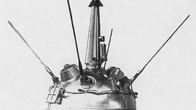 Kendaraan luar angkasa Luna 2 buatan Uni Soviet