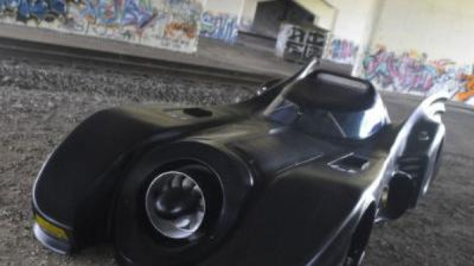 Mobil Batman (Batmobile)
