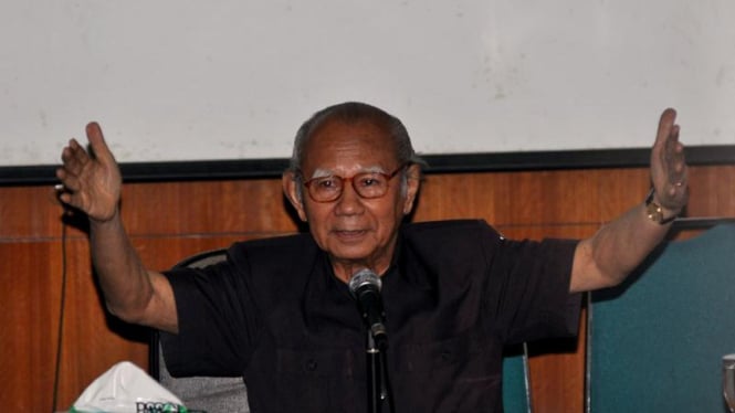 Emil Salim di UI