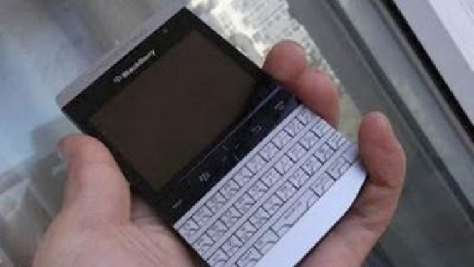 BlackBerry Bold 9980