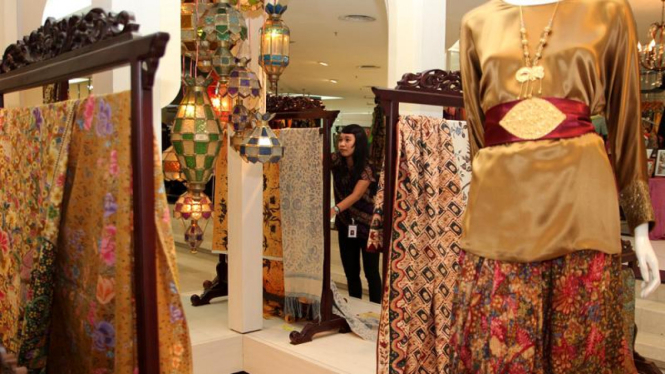 Pameran Batik "Pasaraya Tribute To Batik"